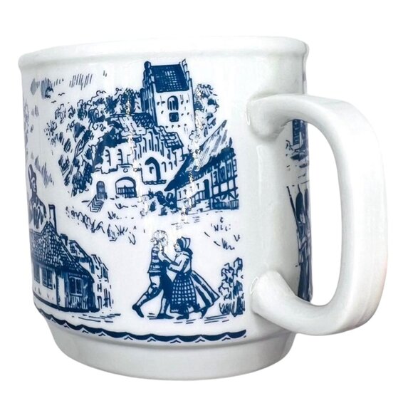 Upcycled  Vntg Rhinestone Watch w ith Danish Blue Willow China Icon Centerpiece - Picture 10 of 11